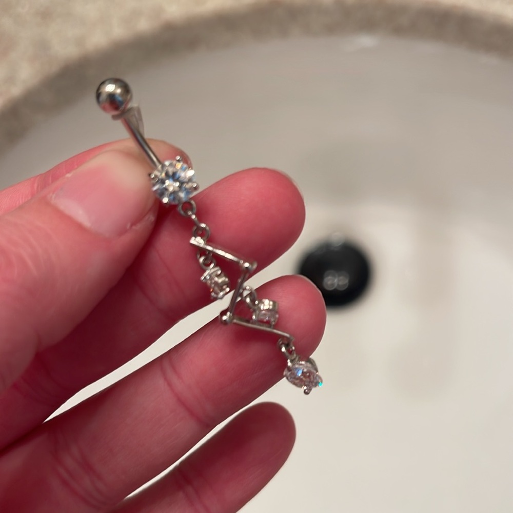 Belly button ring - Picture 2 of 3